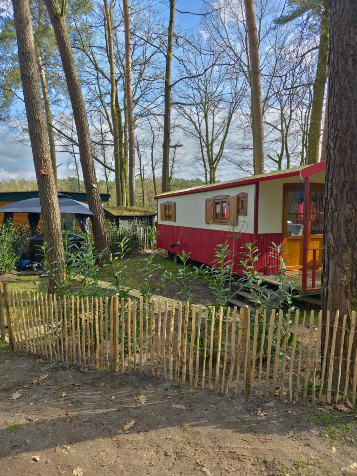 Pipowagen Met Prive Hot Tub Lanaken Exterior foto