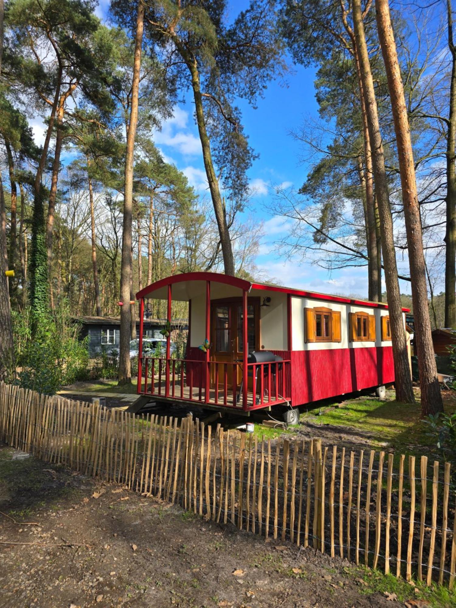 Pipowagen Met Prive Hot Tub Lanaken Exterior foto